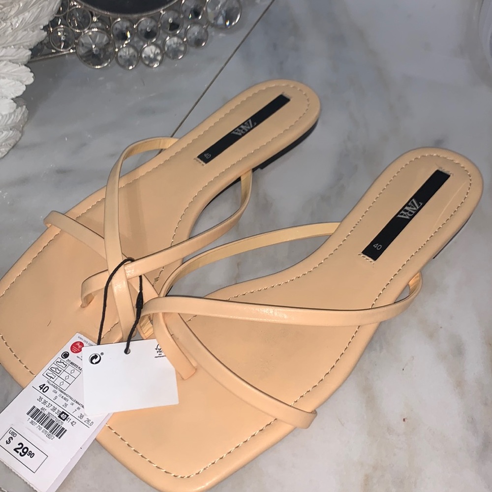 Square toe sandals 😍